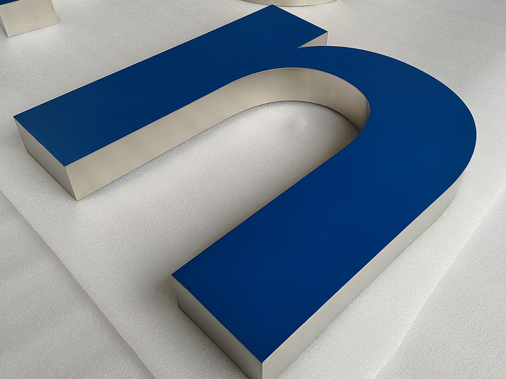 Fabricated Stainless Steel 316 Letters Front Painted and Horizontal Brushed Returns插图2